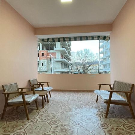 Vila Osmenaj Rent Room Or Apartment Вльора Екстер'єр фото