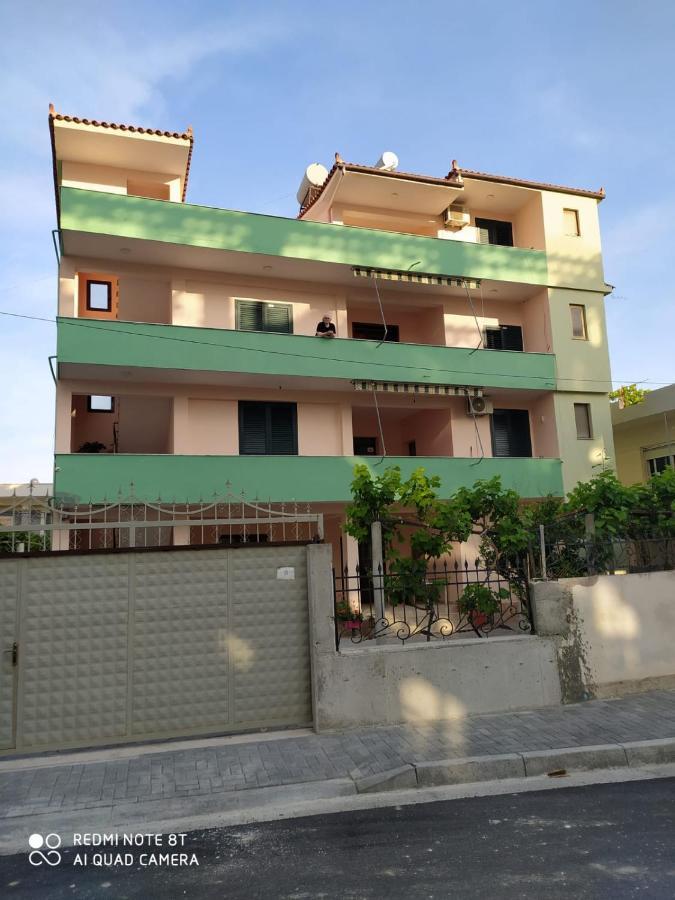 Vila Osmenaj Rent Room Or Apartment Вльора Екстер'єр фото