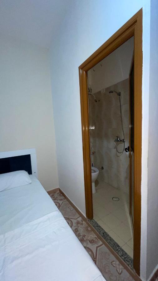 Vila Osmenaj Rent Room Or Apartment Вльора Екстер'єр фото