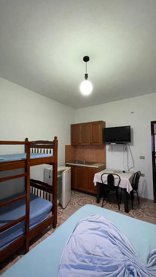 Vila Osmenaj Rent Room Or Apartment Вльора Екстер'єр фото
