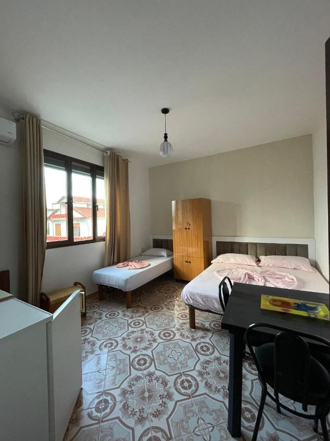 Vila Osmenaj Rent Room Or Apartment Вльора Екстер'єр фото