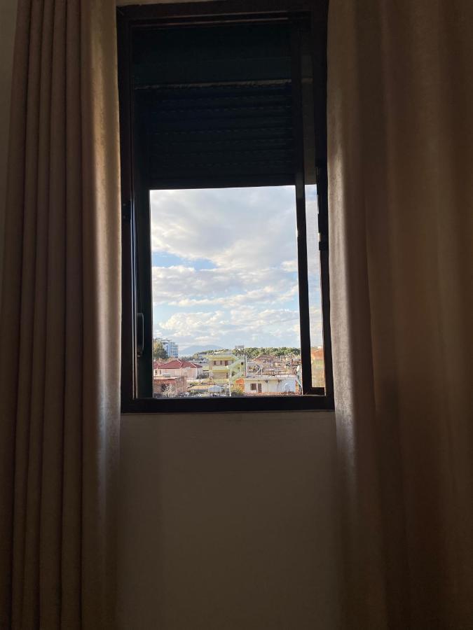 Vila Osmenaj Rent Room Or Apartment Вльора Екстер'єр фото