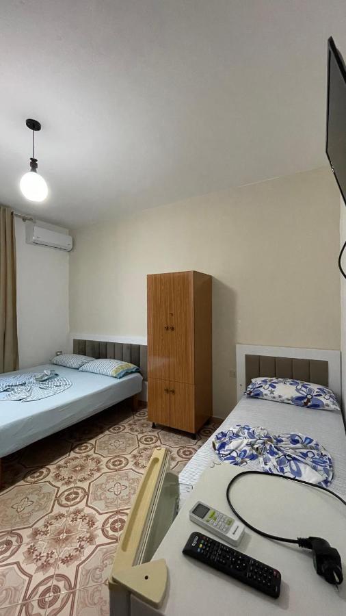Vila Osmenaj Rent Room Or Apartment Вльора Екстер'єр фото