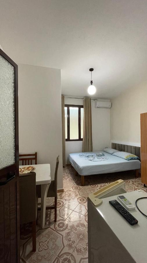 Vila Osmenaj Rent Room Or Apartment Вльора Екстер'єр фото