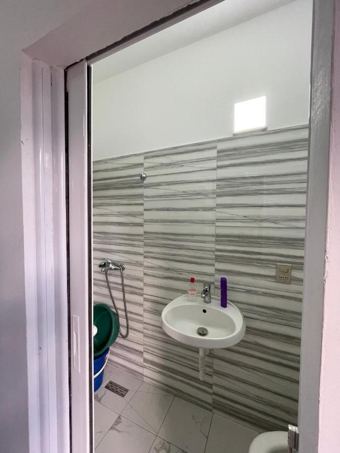Vila Osmenaj Rent Room Or Apartment Вльора Екстер'єр фото