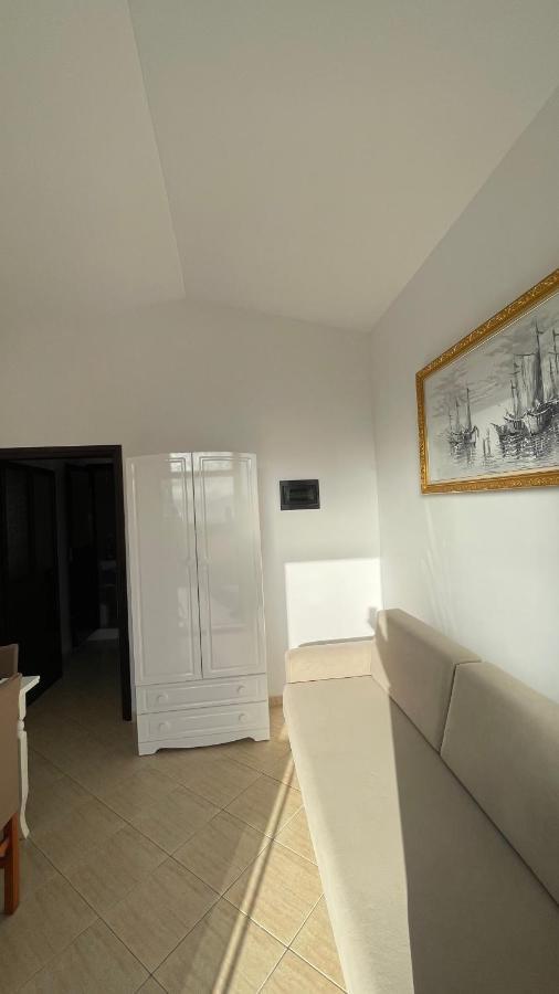 Vila Osmenaj Rent Room Or Apartment Вльора Екстер'єр фото