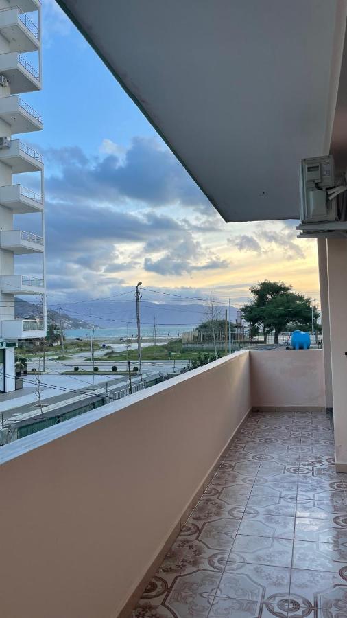 Vila Osmenaj Rent Room Or Apartment Вльора Екстер'єр фото