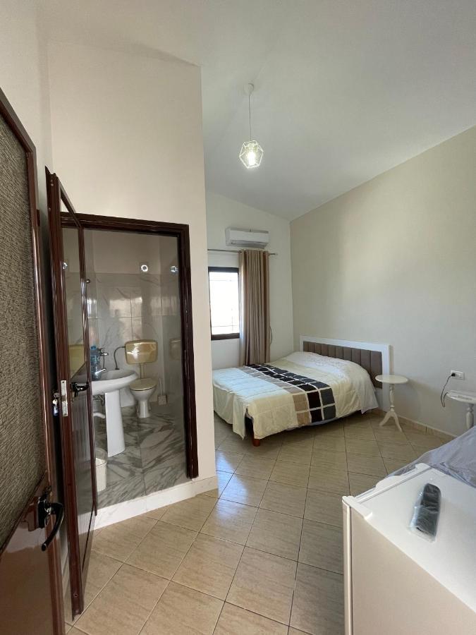 Vila Osmenaj Rent Room Or Apartment Вльора Екстер'єр фото