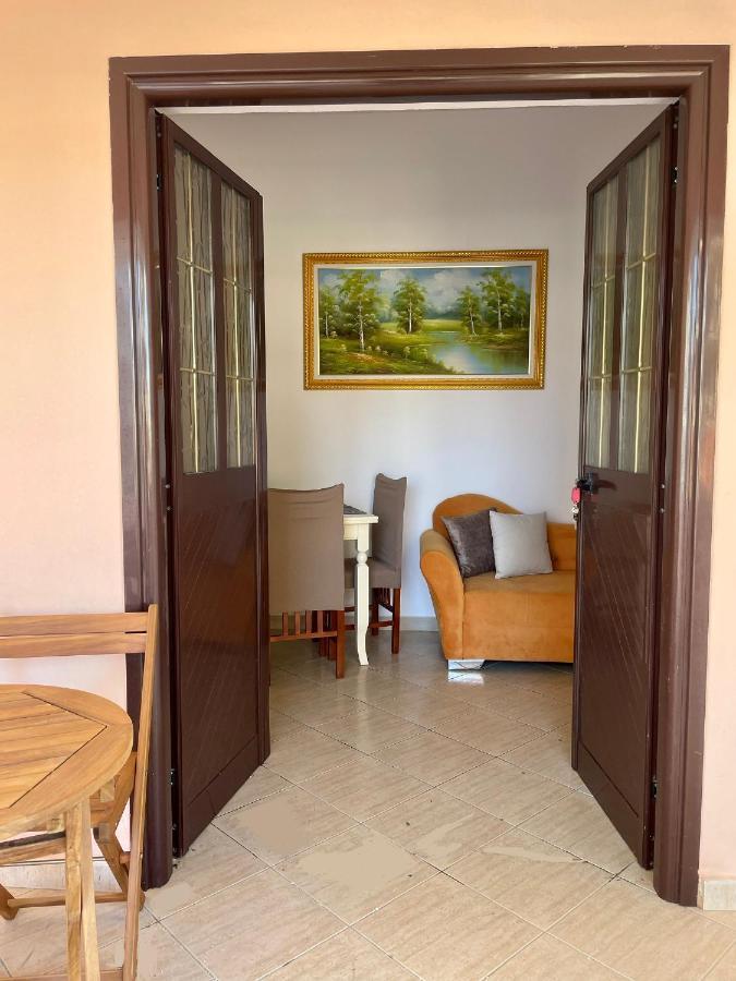 Vila Osmenaj Rent Room Or Apartment Вльора Екстер'єр фото
