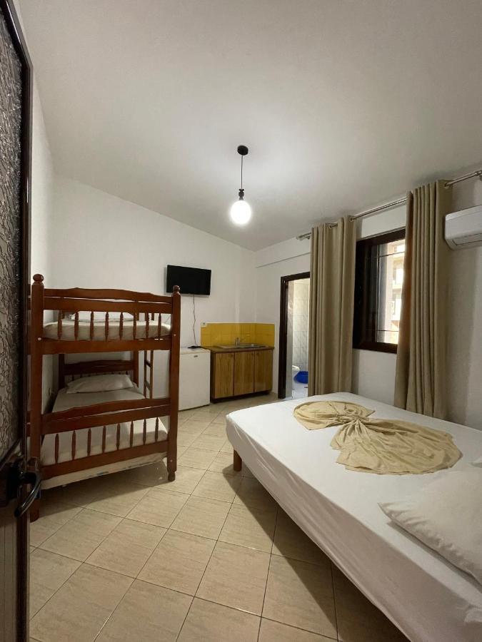 Vila Osmenaj Rent Room Or Apartment Вльора Екстер'єр фото